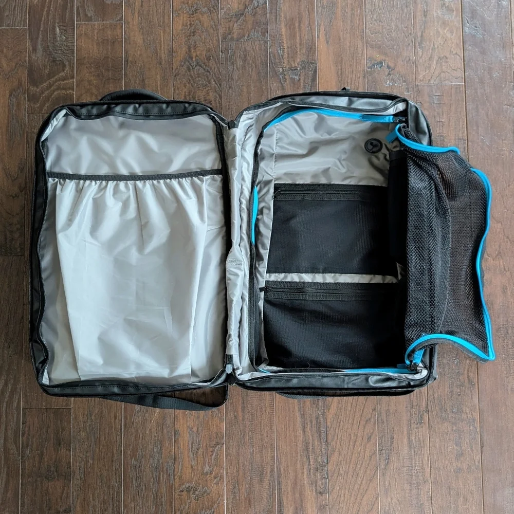 Nomatic Travel Pack 20L Expands to 30L Backpack - Picture 10 of 16